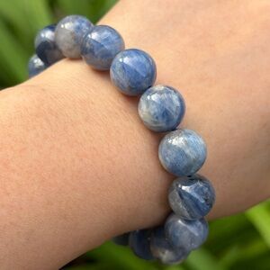 13.5mm stretchable flashy blue‎ kyanite bracelet 0949